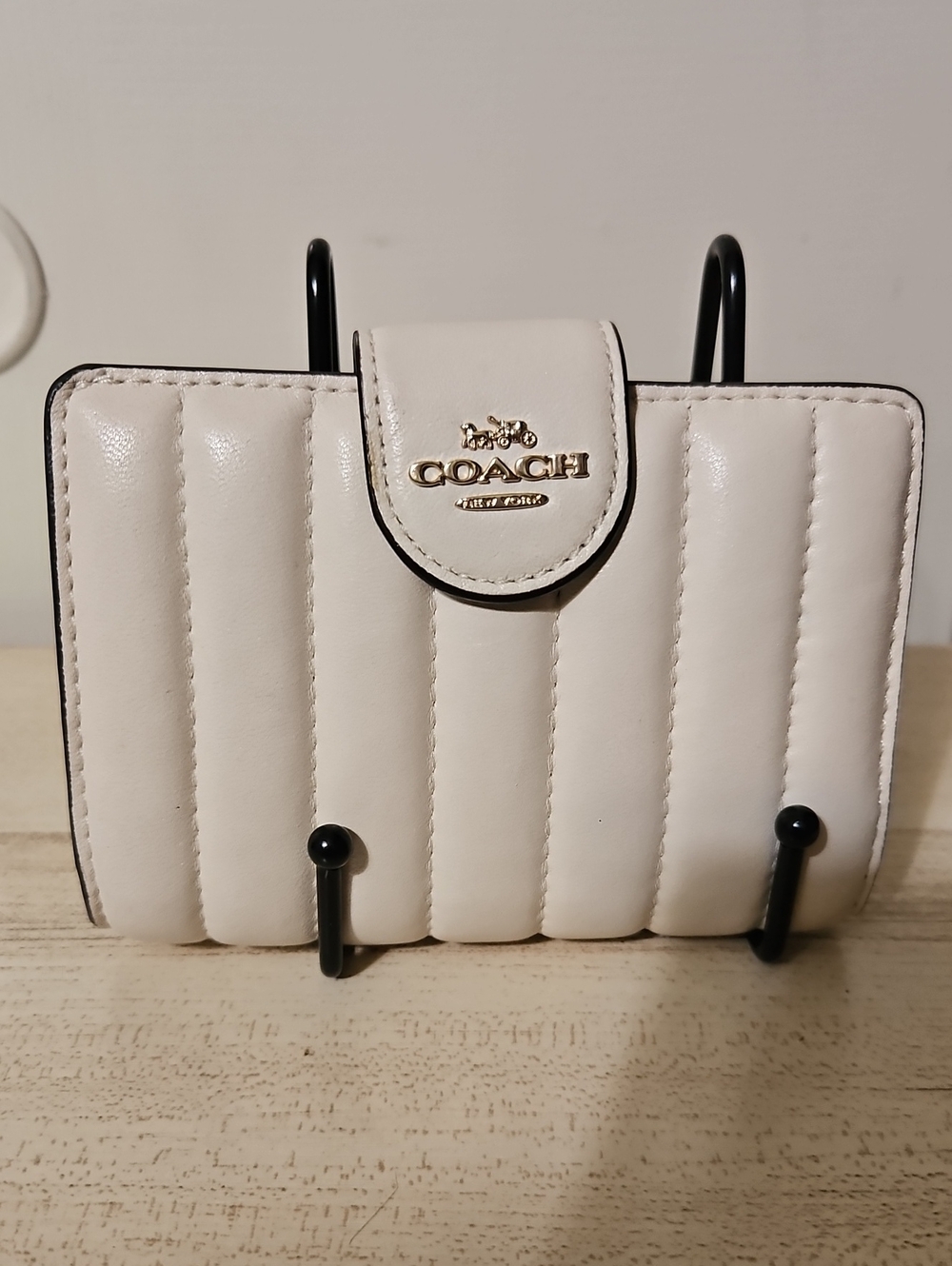 COACH EUC Quilted pillow Compact Wallet